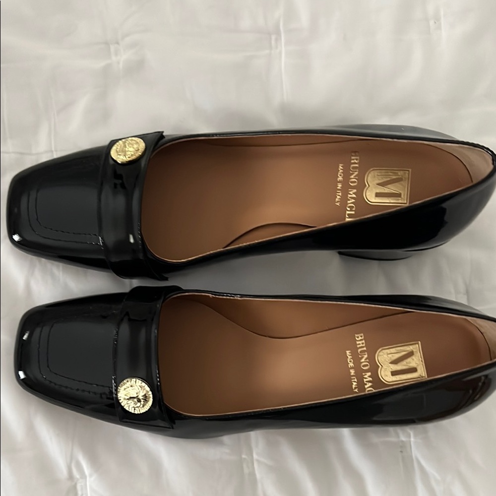Bruno Magli Women's Black leather block heel never worn shoes